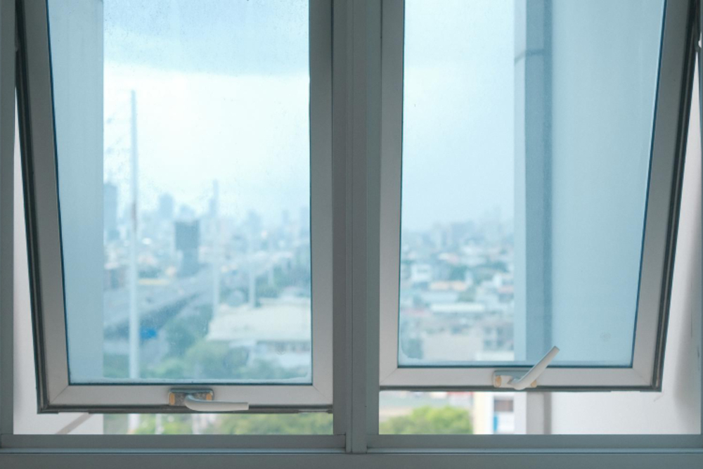 Buffalo Awning Windows